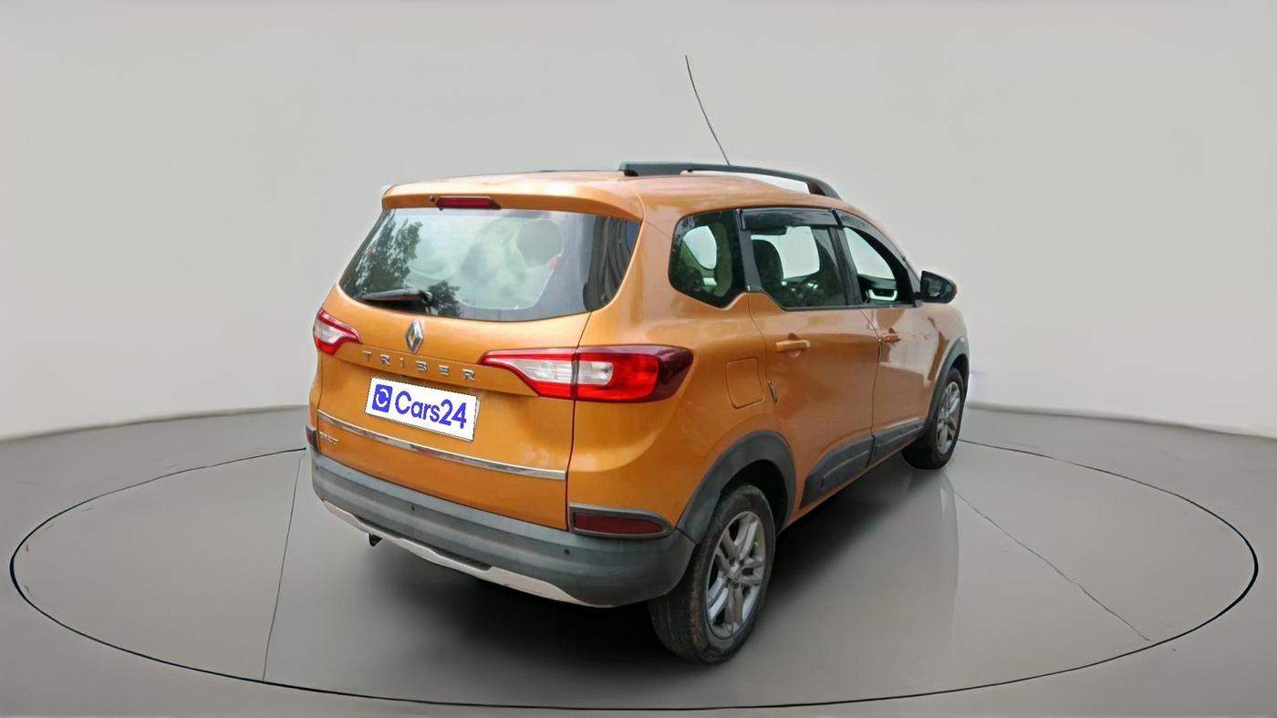2020 Renault TRIBER RXZ AMT, Petrol, Automatic, 52,897 km, exterior
