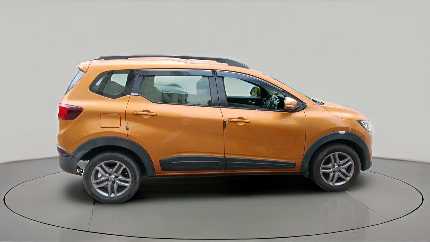 2020 Renault TRIBER RXZ AMT, Petrol, Automatic, 52,897 km, exterior