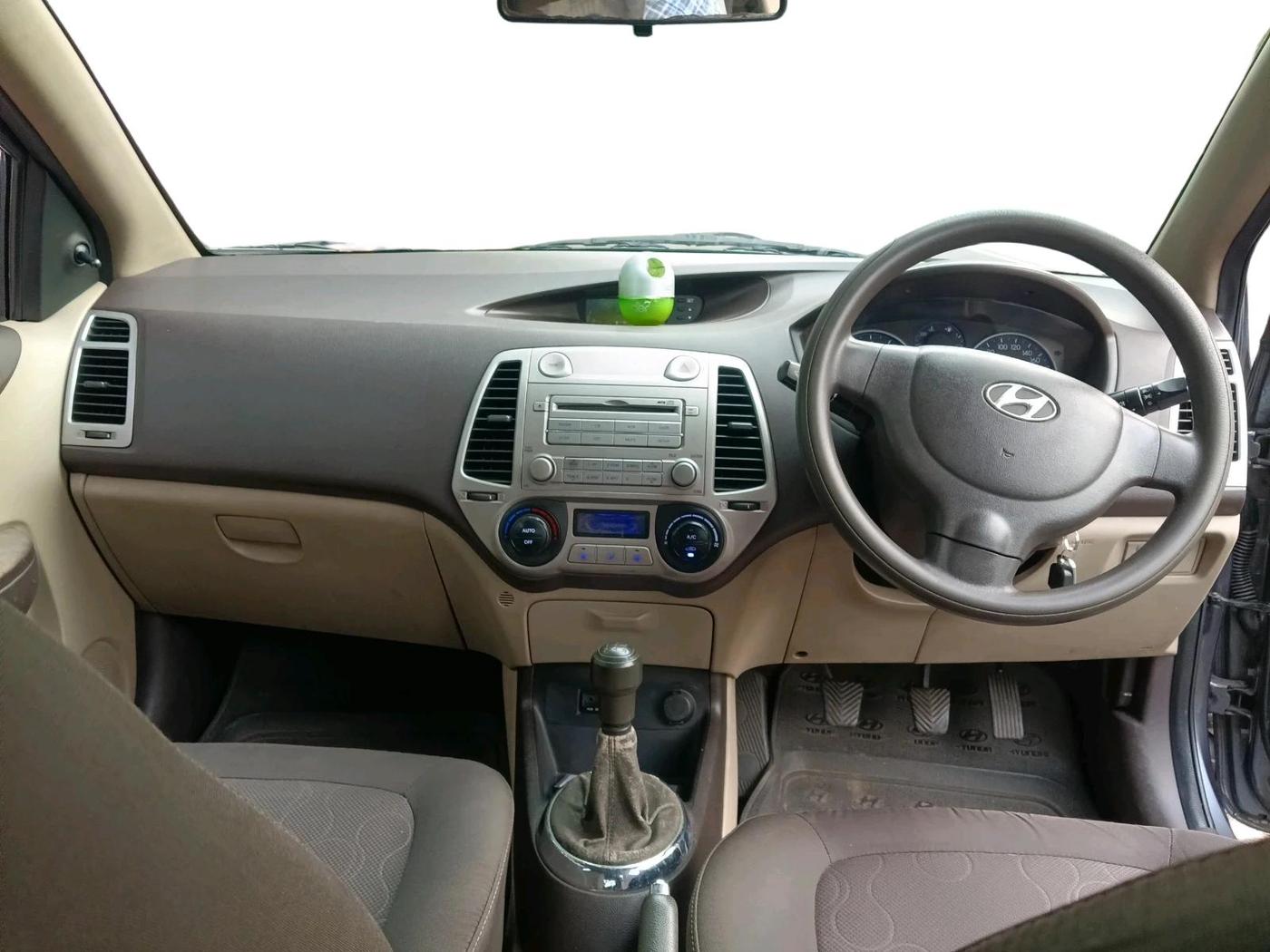 2011 Hyundai i20 MAGNA 1.2, Petrol, Manual, 99,802 km, interior