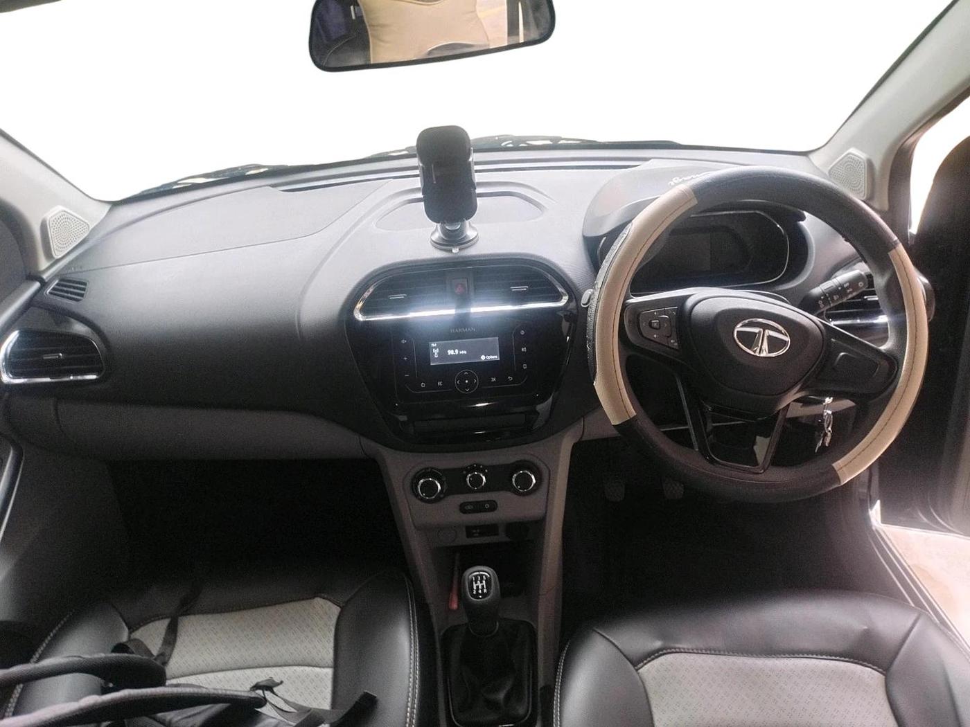 2021 Tata Tiago XT PETROL, Petrol, Manual, 26,977 km, interior
