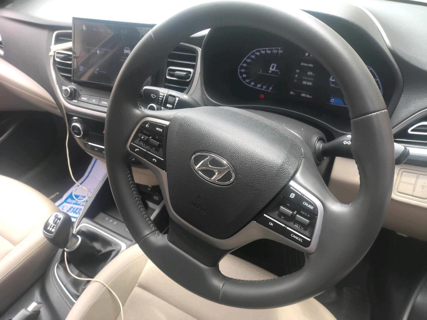 2022 Hyundai Verna SX 1.5 VTVT, Petrol, Manual, 18,516 km, interior