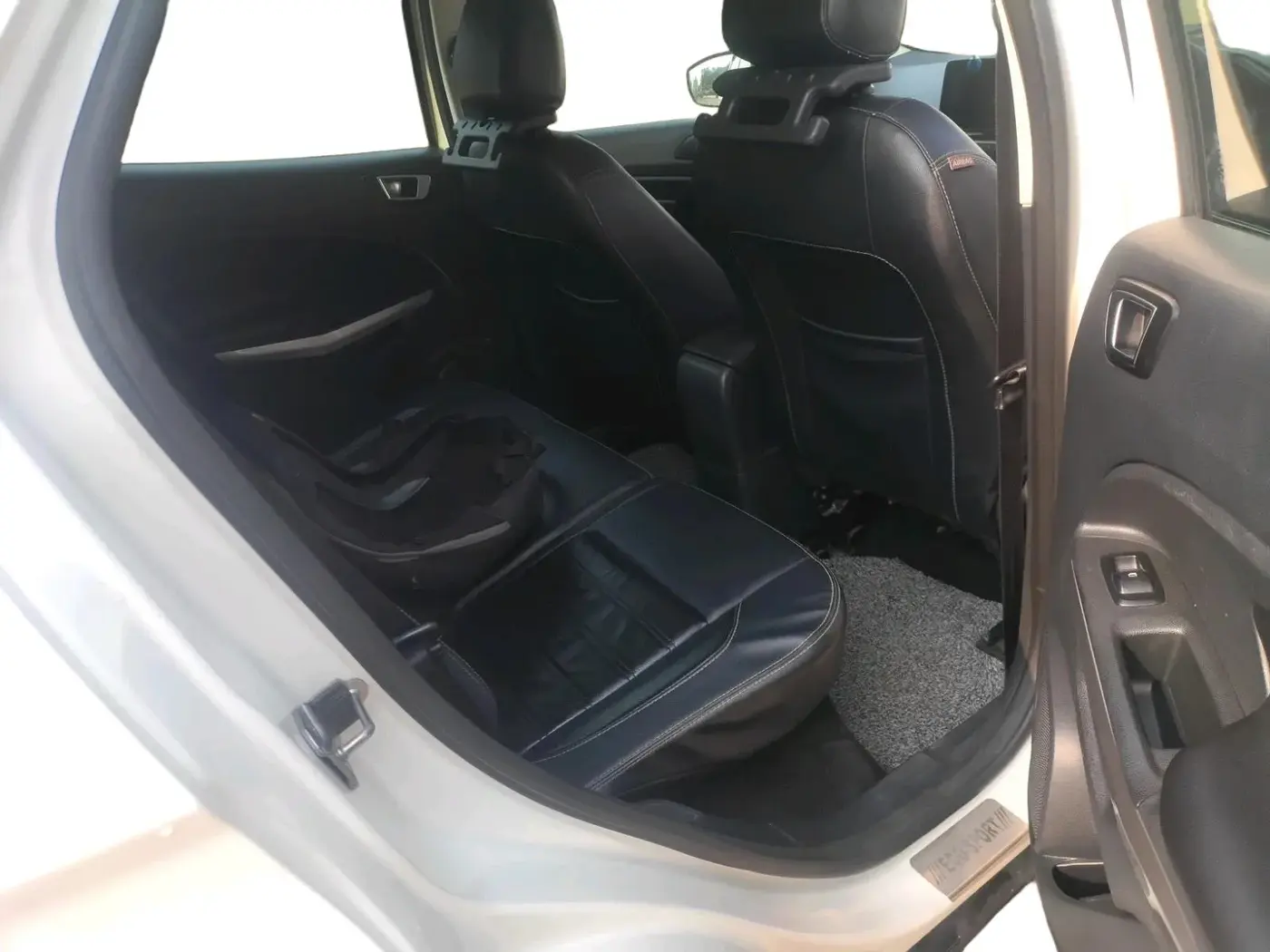 2018 Ford Ecosport TITANIUM + 1.5L DIESEL, Diesel, Manual, 83,300 km, interior