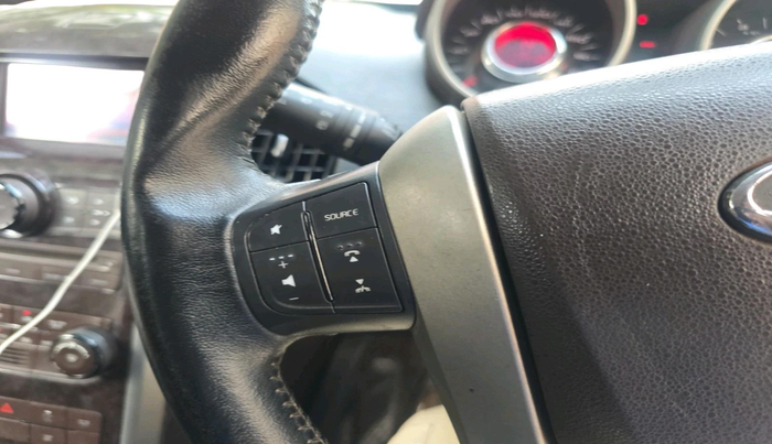 2013 Mahindra XUV500 W8, Diesel, Manual, 1,77,412 km, interior