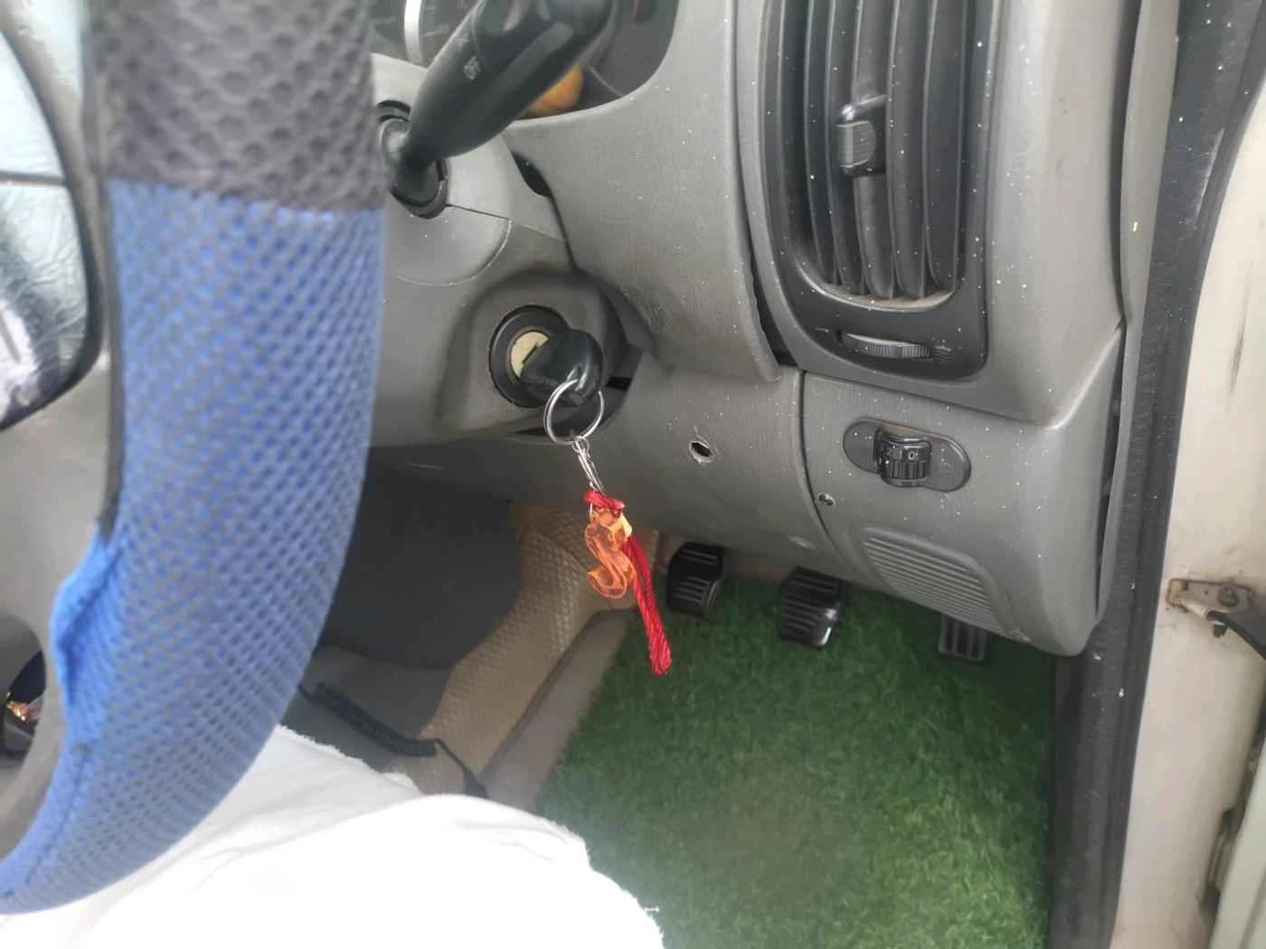 2012 Mahindra Scorpio EX M2DI, Diesel, Manual, 2,18,478 km, interior