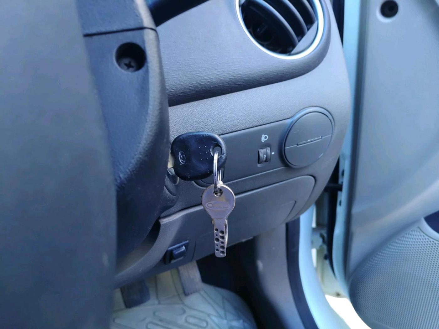 2013 Hyundai i10 ERA 1.1, CNG, Manual, 1,61,090 km, interior