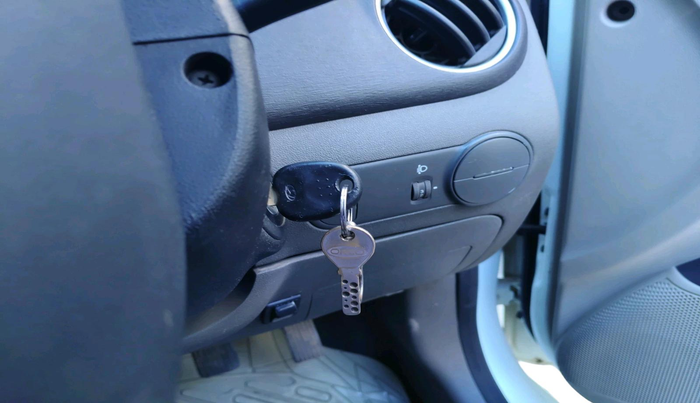 2013 Hyundai i10 ERA 1.1, CNG, Manual, 1,61,090 km, interior