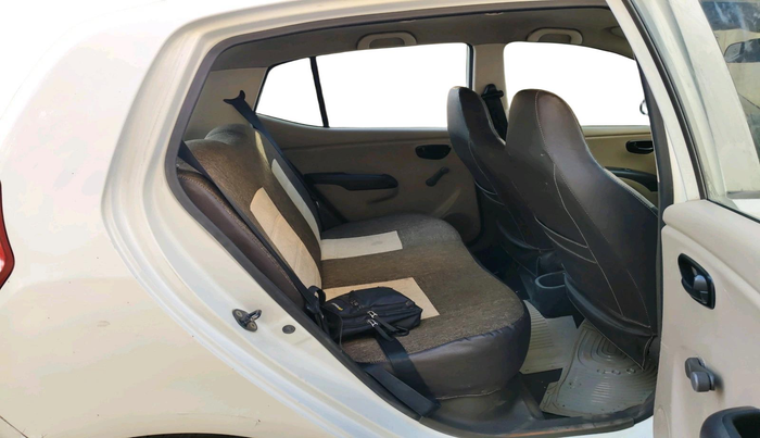 2013 Hyundai i10 ERA 1.1, CNG, Manual, 1,61,090 km, interior