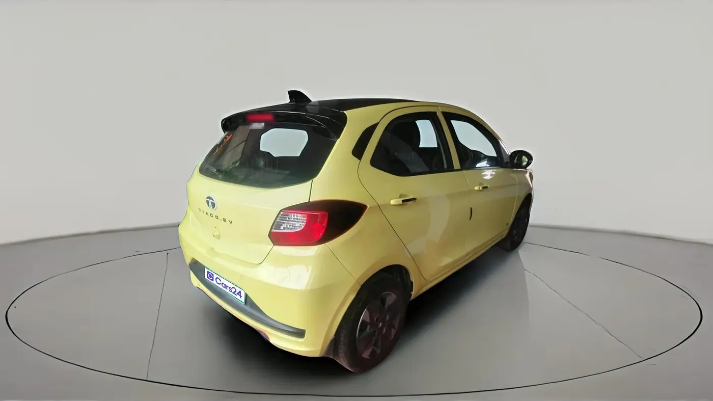 2025 Tata TIAGO EV XZ PLUS TECH LUX LONG RANGE, Electric, Automatic, 16,299 km, exterior