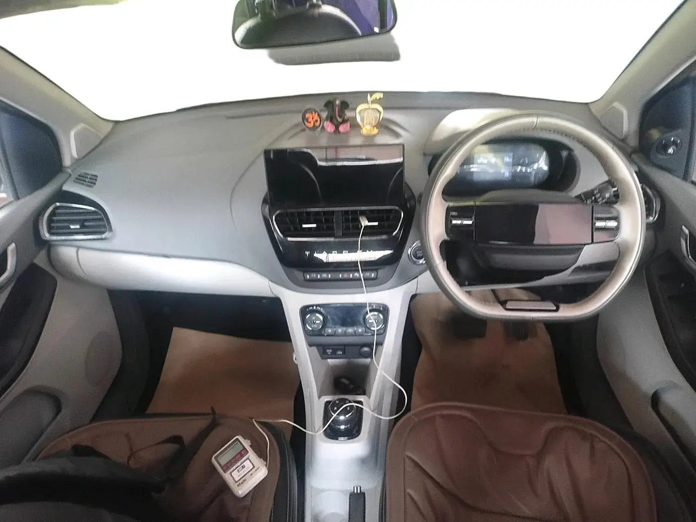 2025 Tata TIAGO EV XZ PLUS TECH LUX LONG RANGE, Electric, Automatic, 16,299 km, interior