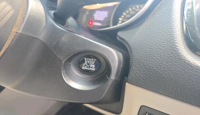 2017 Jeep Compass LIMITED 2.0 DIESEL 4X4, Diesel, Manual, 1,43,089 km, interior