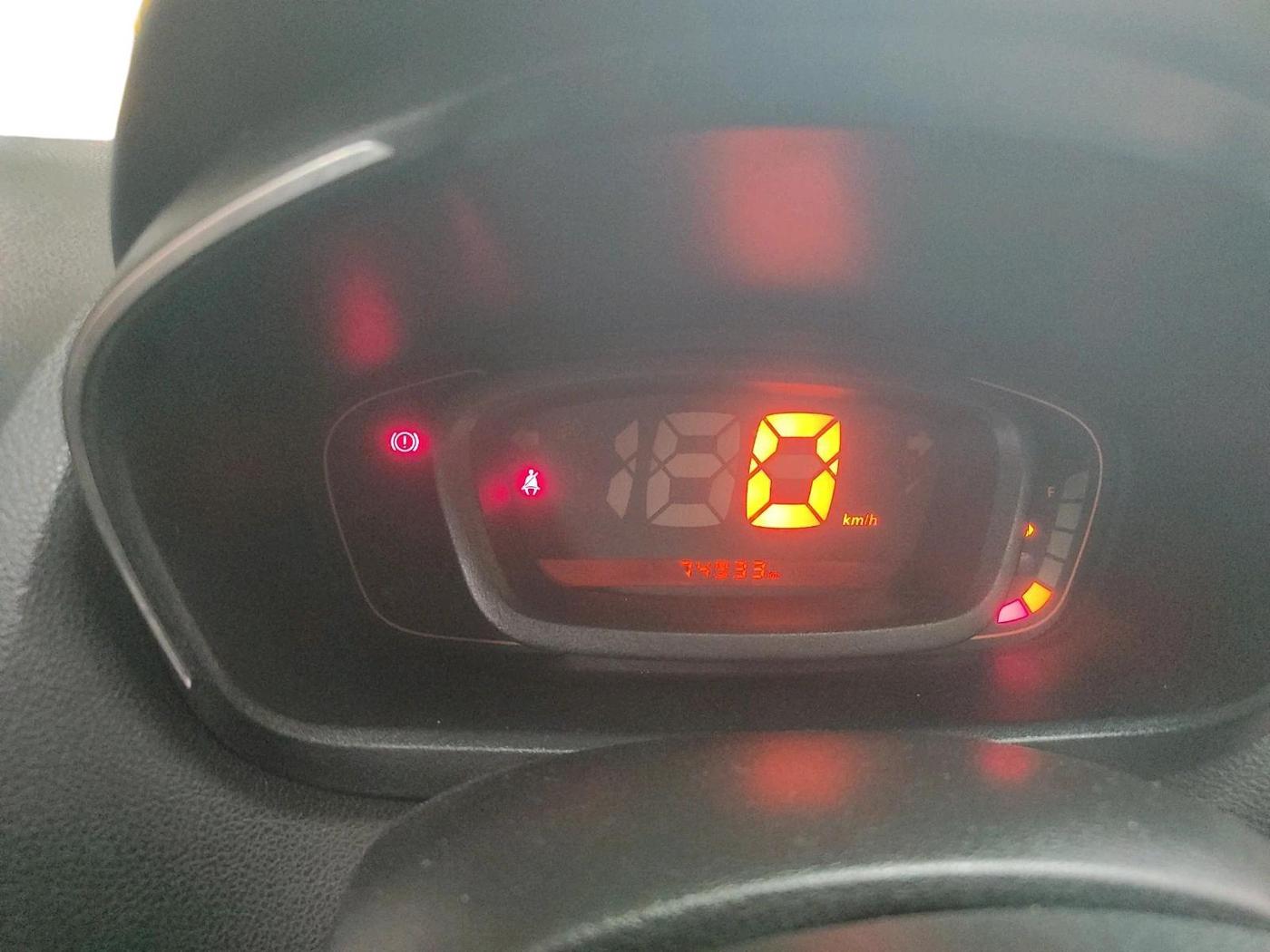 2019 Renault Kwid CLIMBER 1.0, Petrol, Manual, 74,933 km, interior