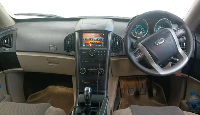 2017 Mahindra XUV500 W6, Diesel, Manual, 1,86,579 km, interior