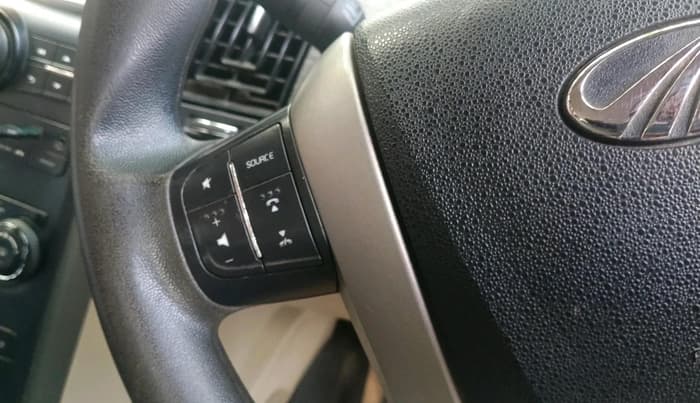 2017 Mahindra XUV500 W6, Diesel, Manual, 1,86,579 km, interior