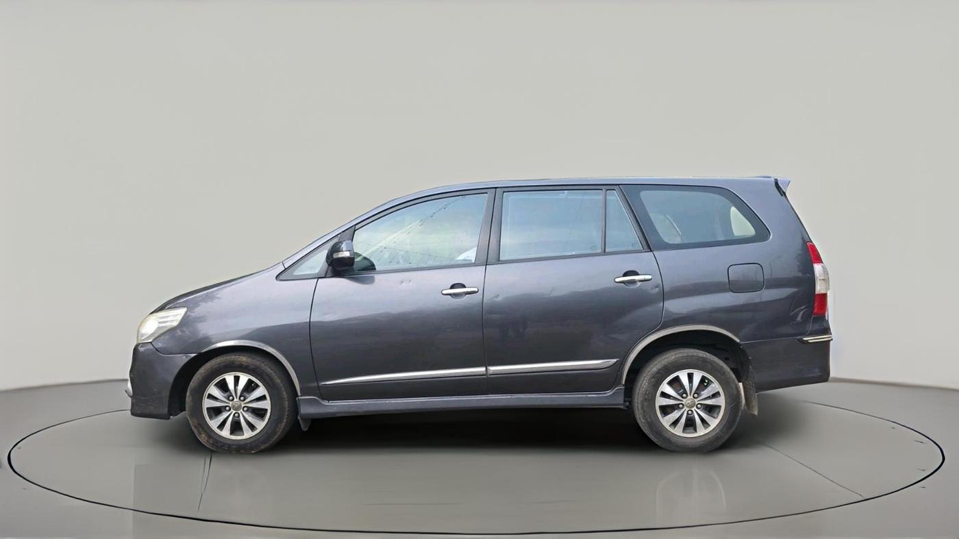 2015 Toyota Innova 2.5 VX 7 STR, Diesel, Manual, 2,45,622 km, exterior