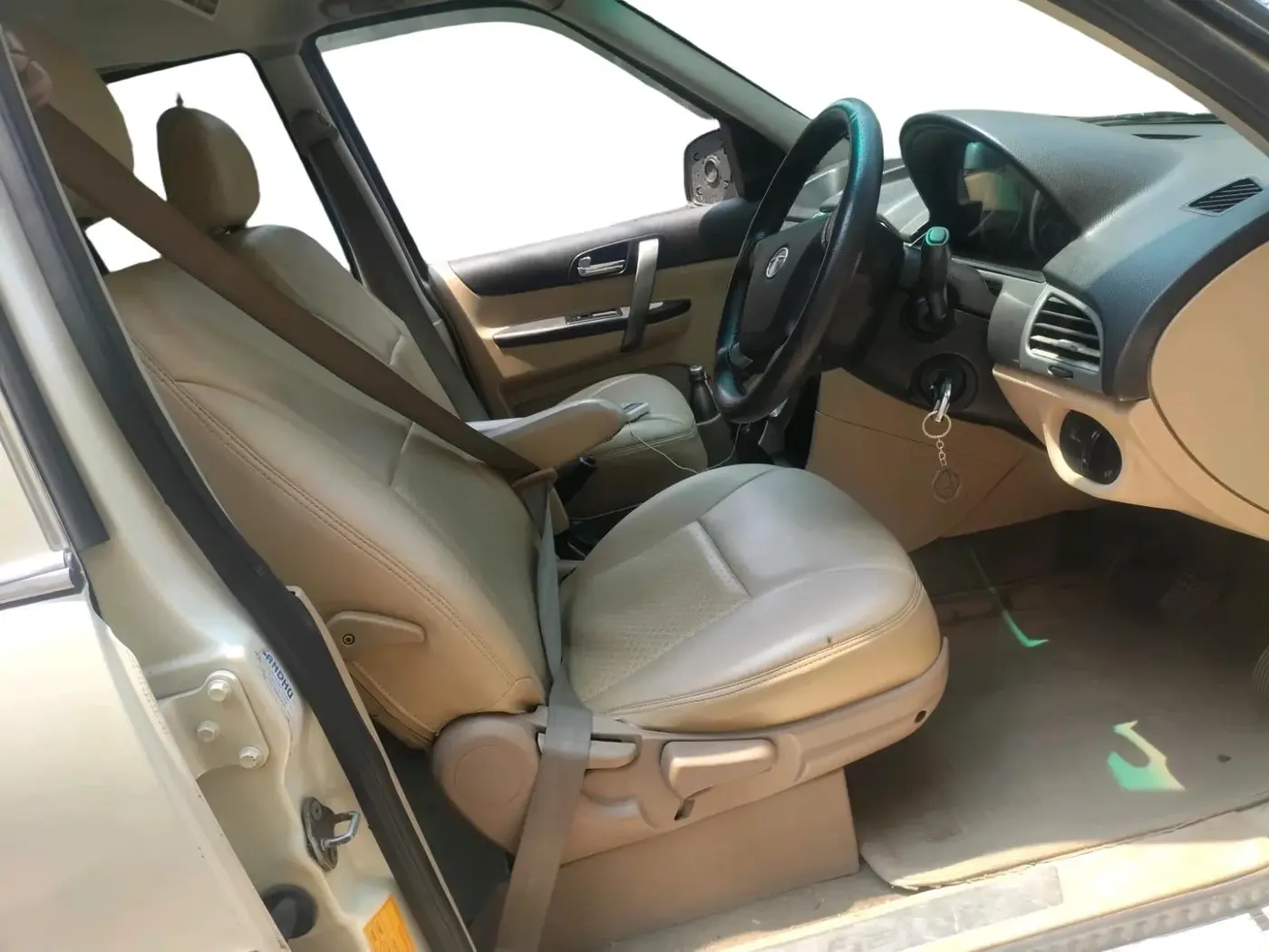 2014 Tata Safari Storme 2.2 EX 4X2, Diesel, Manual, 1,23,338 km, interior