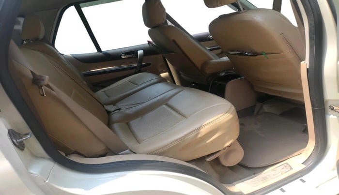 2014 Tata Safari Storme 2.2 EX 4X2, Diesel, Manual, 1,23,338 km, interior