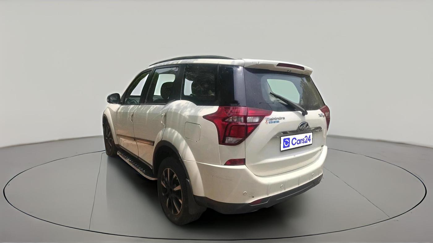 2018 Mahindra XUV500 W11 AT, Diesel, Automatic, 1,46,526 km, exterior