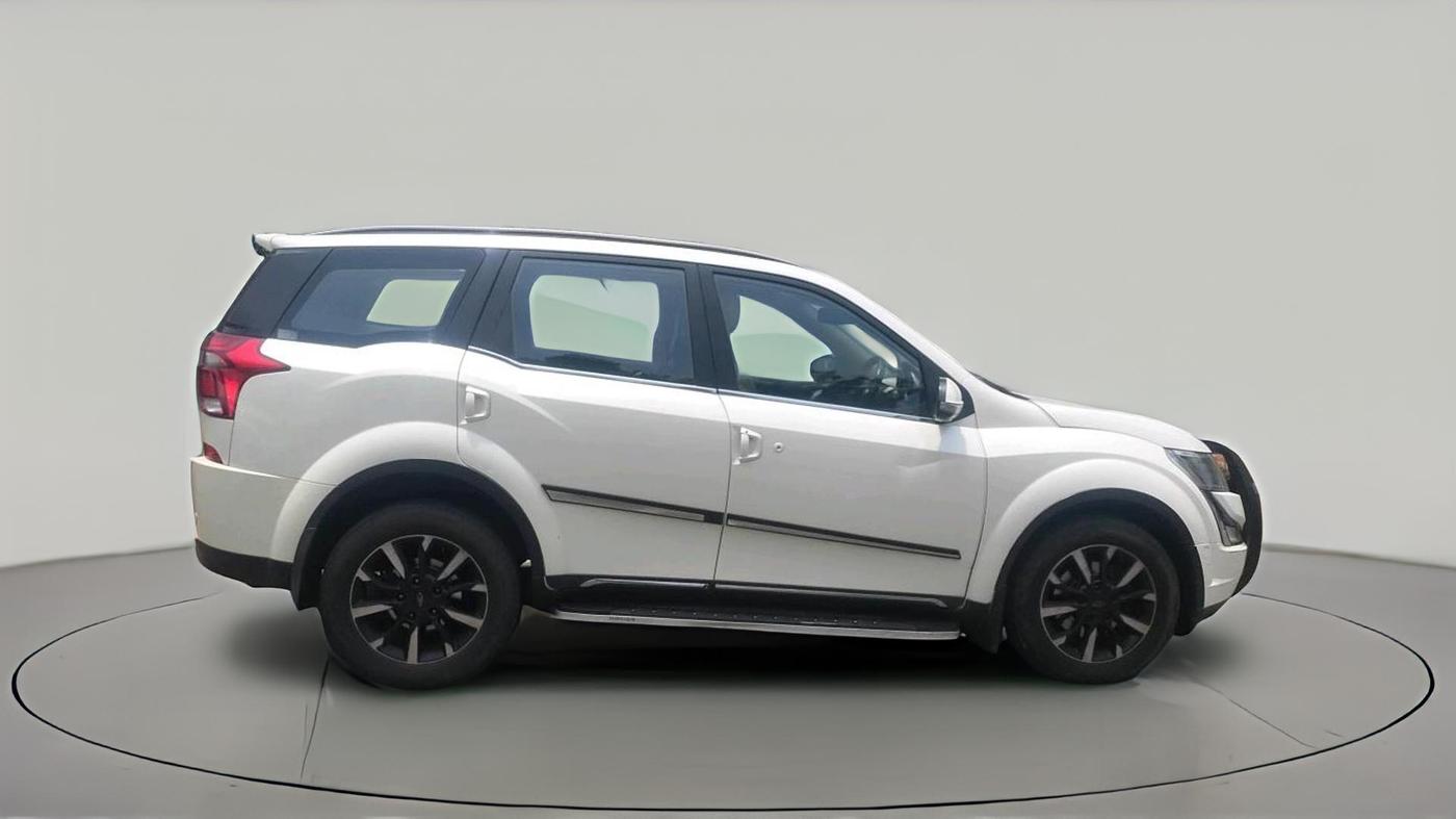 2018 Mahindra XUV500 W11 AT, Diesel, Automatic, 1,46,526 km, exterior