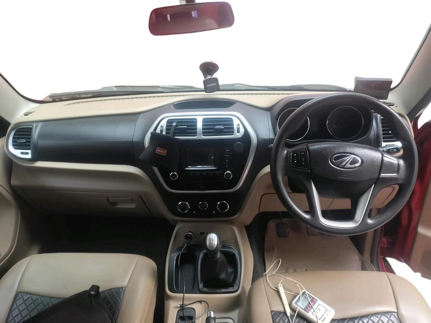 2017 Mahindra TUV300 T8, Diesel, Manual, 47,743 km, interior