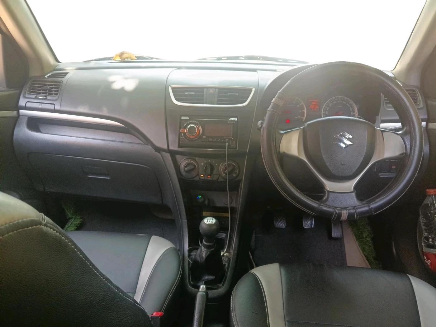 2014 Maruti Swift VXI, Petrol, Manual, 1,63,534 km, interior