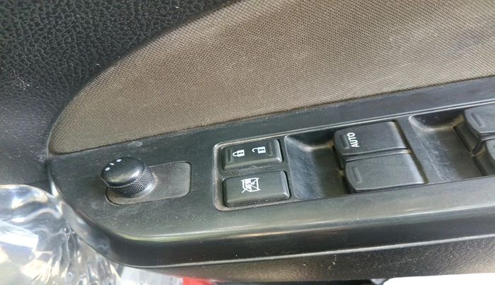 2014 Maruti Swift VXI, Petrol, Manual, 1,63,534 km, interior