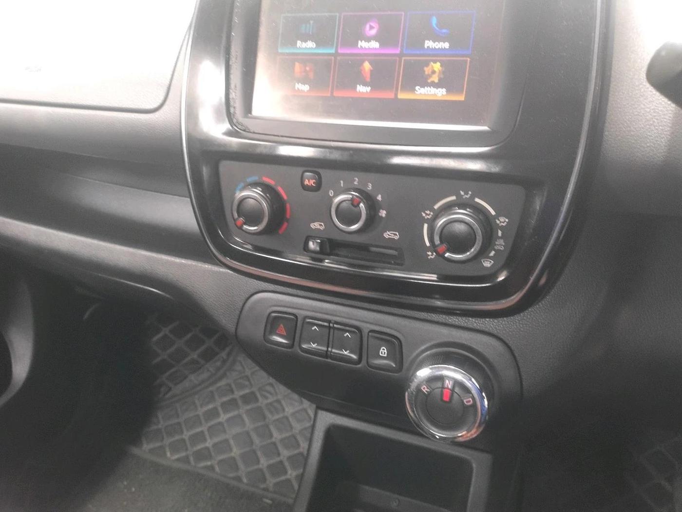 2018 Renault Kwid RXT 1.0 AMT (O), Petrol, Automatic, 50,064 km, interior