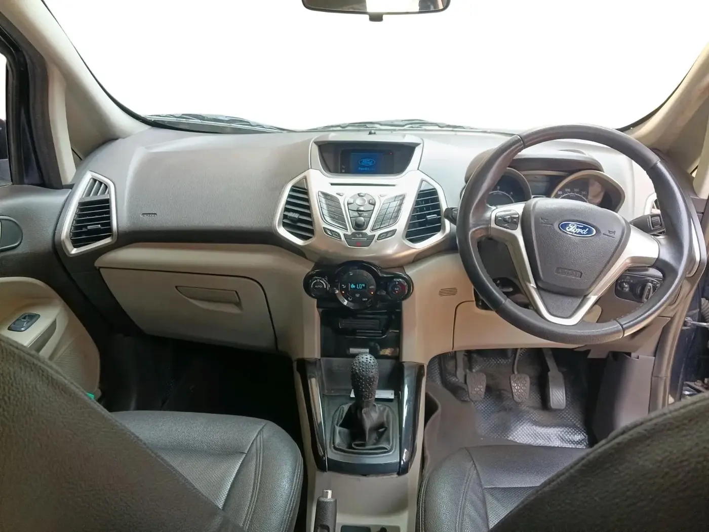 2013 Ford Ecosport TITANIUM 1.5L DIESEL, Diesel, Manual, 1,29,251 km, interior