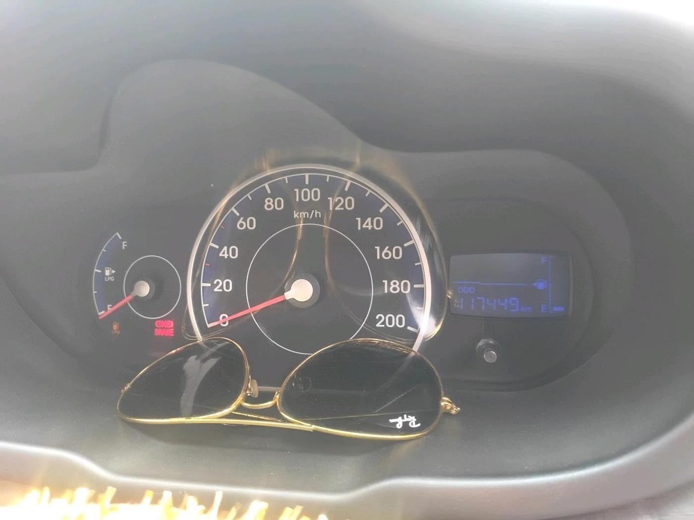 2012 Hyundai i10 MAGNA 1.1 LPG, Petrol, Manual, 1,17,449 km, interior