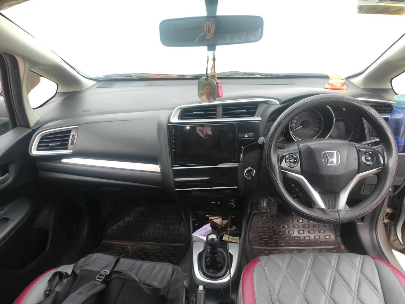 2017 Honda WR-V 1.5L I-DTEC VX MT, Diesel, Manual, 1,99,034 km, interior