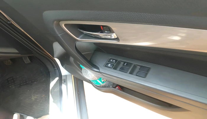 2017 Maruti Vitara Brezza ZDI, Diesel, Manual, 1,46,213 km, interior