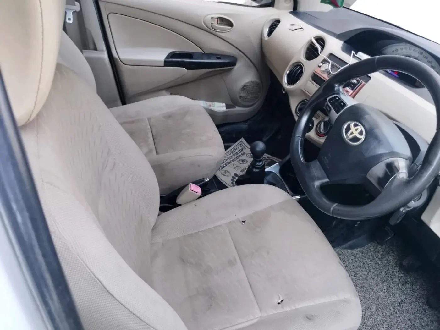 2011 Toyota Etios Liva GD, Diesel, Manual, 1,03,771 km, interior
