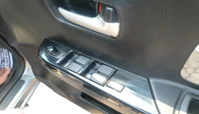 2018 Maruti Wagon R 1.0 VXI AMT, Petrol, Automatic, 36,582 km, interior