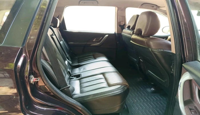 2013 Mahindra XUV500 W8 AWD, Diesel, Manual, 1,47,790 km, interior