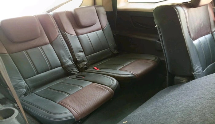 2013 Mahindra XUV500 W8 AWD, Diesel, Manual, 1,47,790 km, interior