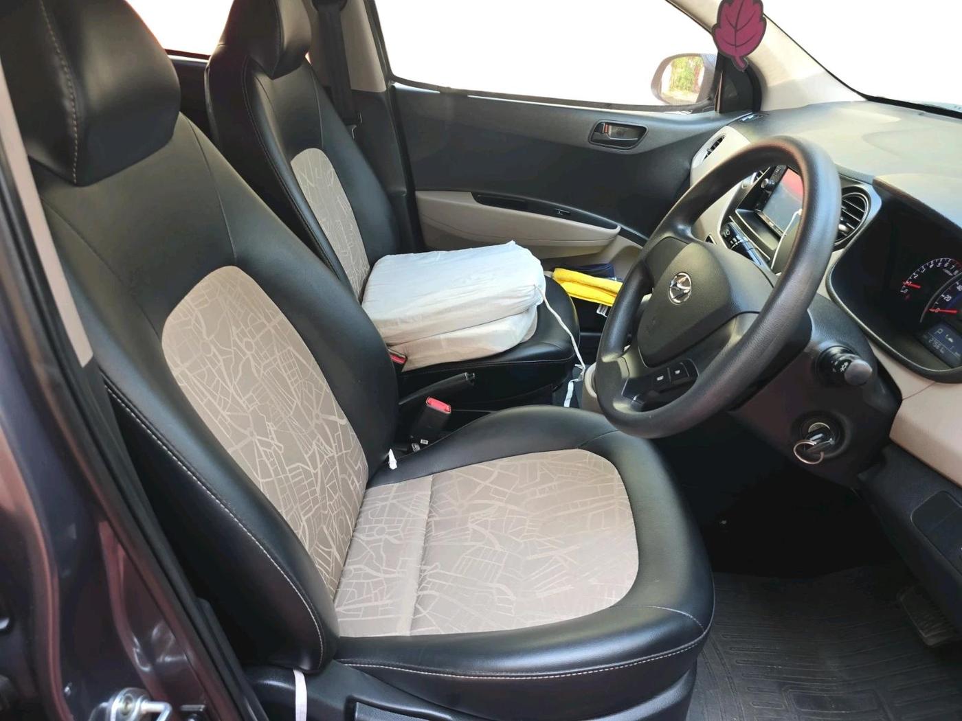 2017 Hyundai Grand i10 MAGNA AT 1.2 KAPPA VTVT, Petrol, Automatic, 27,561 km, interior