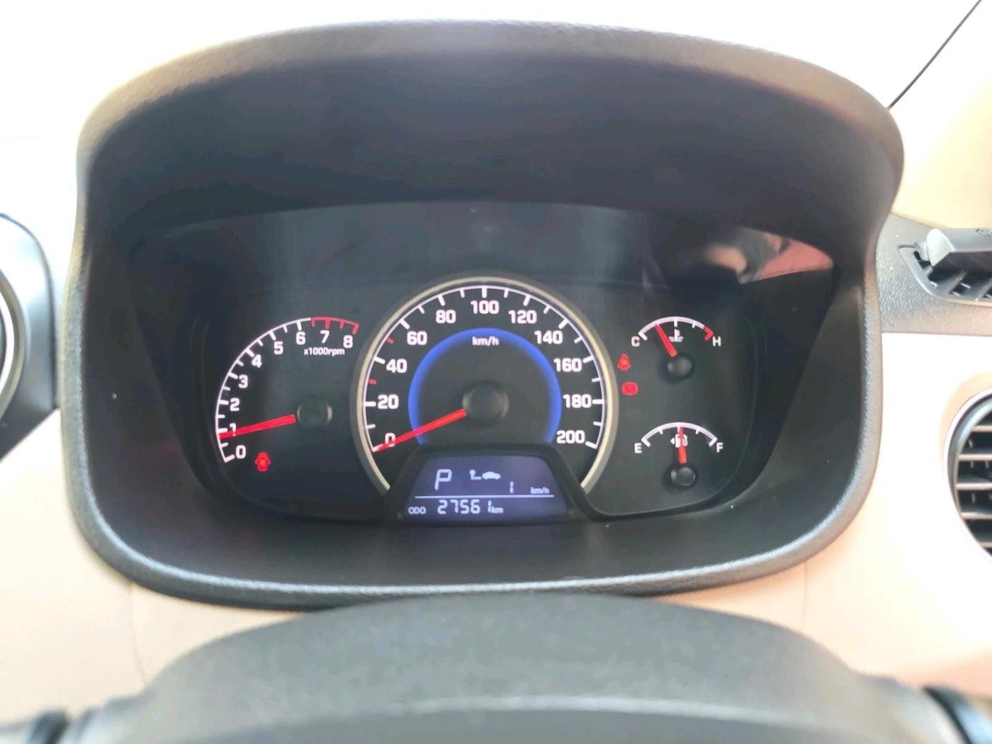 2017 Hyundai Grand i10 MAGNA AT 1.2 KAPPA VTVT, Petrol, Automatic, 27,561 km, interior