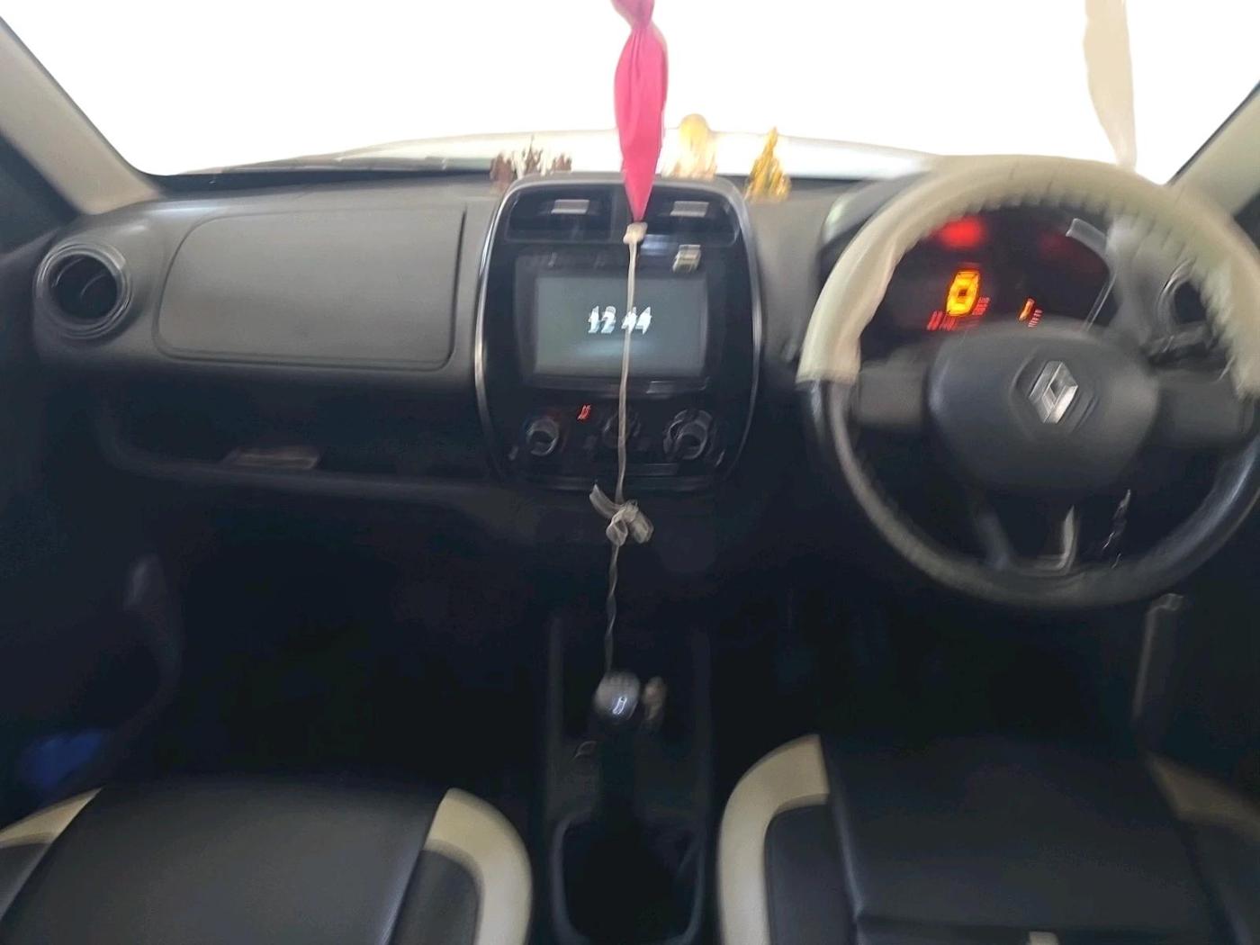 2016 Renault Kwid RXT 1.0, Petrol, Manual, 68,140 km, interior