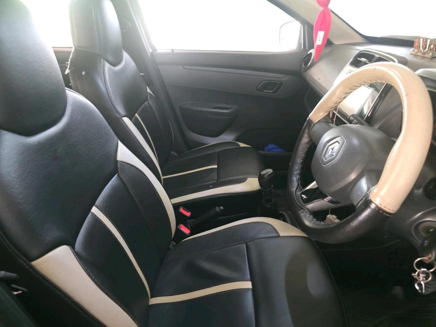 2016 Renault Kwid RXT 1.0, Petrol, Manual, 68,140 km, interior