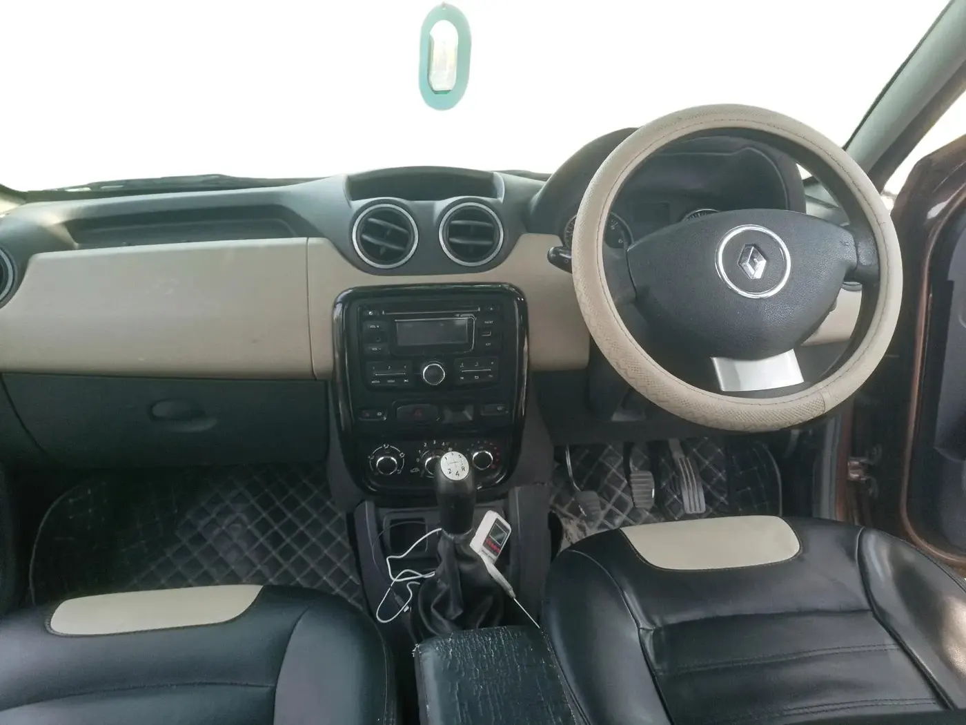 2014 Renault Duster 85 PS RXL DIESEL, Diesel, Manual, 1,13,167 km, interior