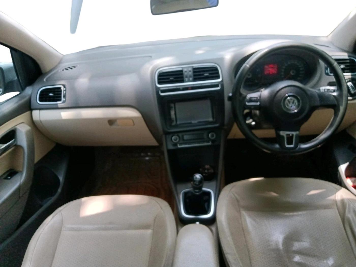 2013 Volkswagen Vento HIGHLINE 1.6 MPI, Petrol, Manual, 68,636 km, interior