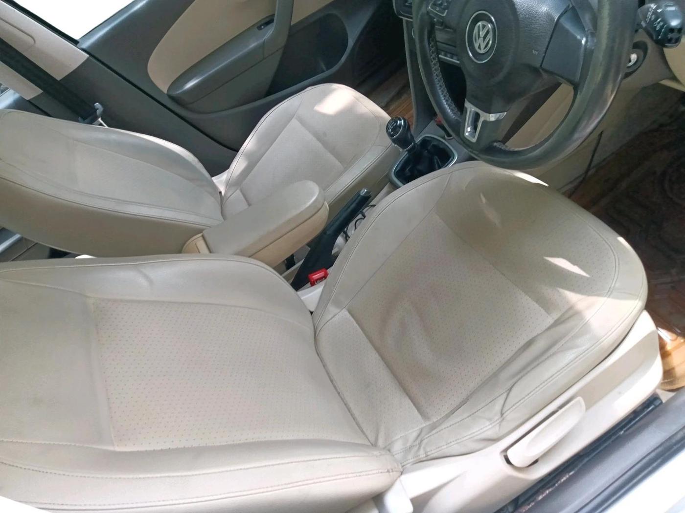 2013 Volkswagen Vento HIGHLINE 1.6 MPI, Petrol, Manual, 68,636 km, interior