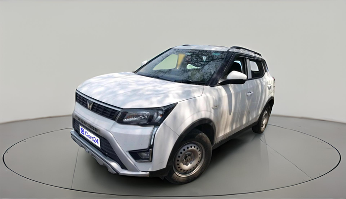 2024 Mahindra XUV300 W4 1.2 PETROL, Petrol, Manual, 14,654 km, exterior