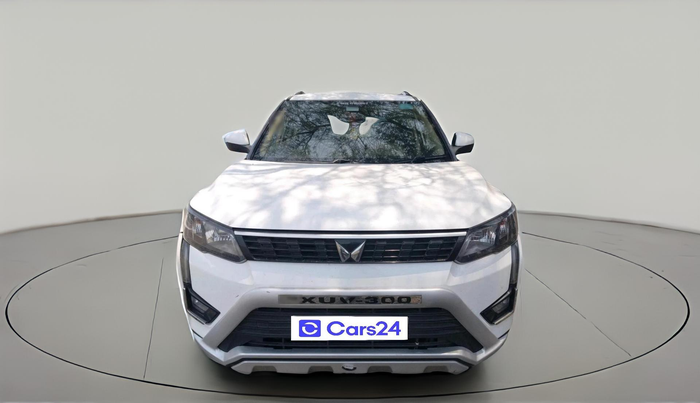 2024 Mahindra XUV300 W4 1.2 PETROL, Petrol, Manual, 14,654 km, exterior