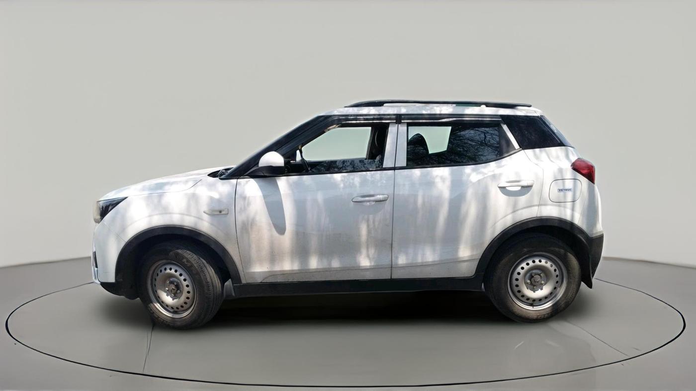 2024 Mahindra XUV300 W4 1.2 PETROL, Petrol, Manual, 14,800 km, exterior