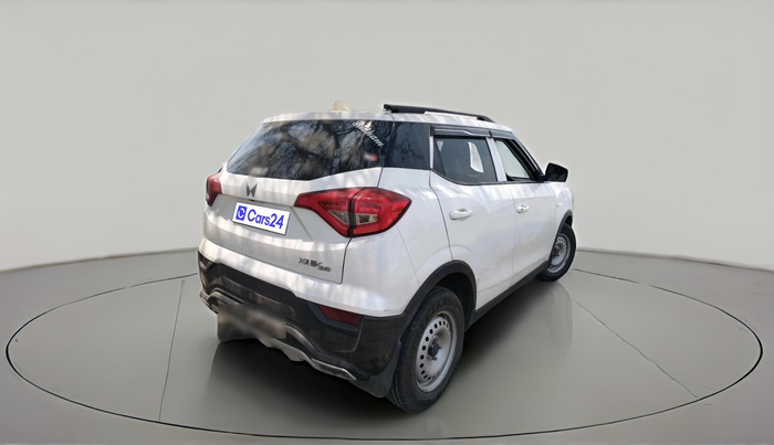 2024 Mahindra XUV300 W4 1.2 PETROL, Petrol, Manual, 14,654 km, exterior