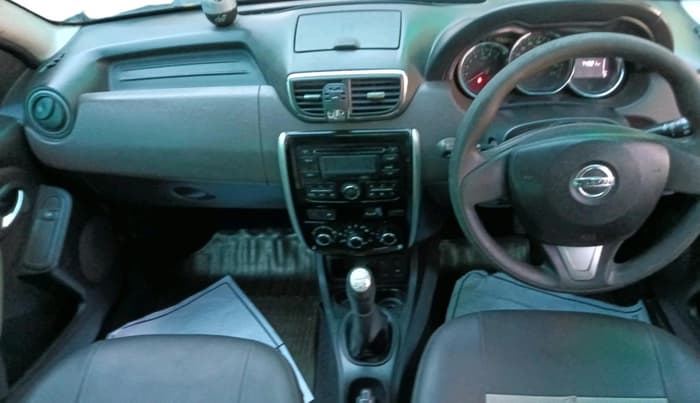 2017 Nissan Terrano XL (P), Petrol, Manual, 74,981 km, interior