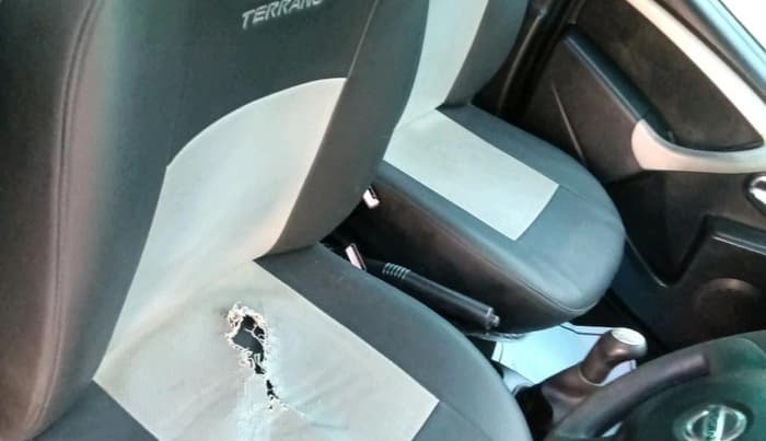 2017 Nissan Terrano XL (P), Petrol, Manual, 74,981 km, interior