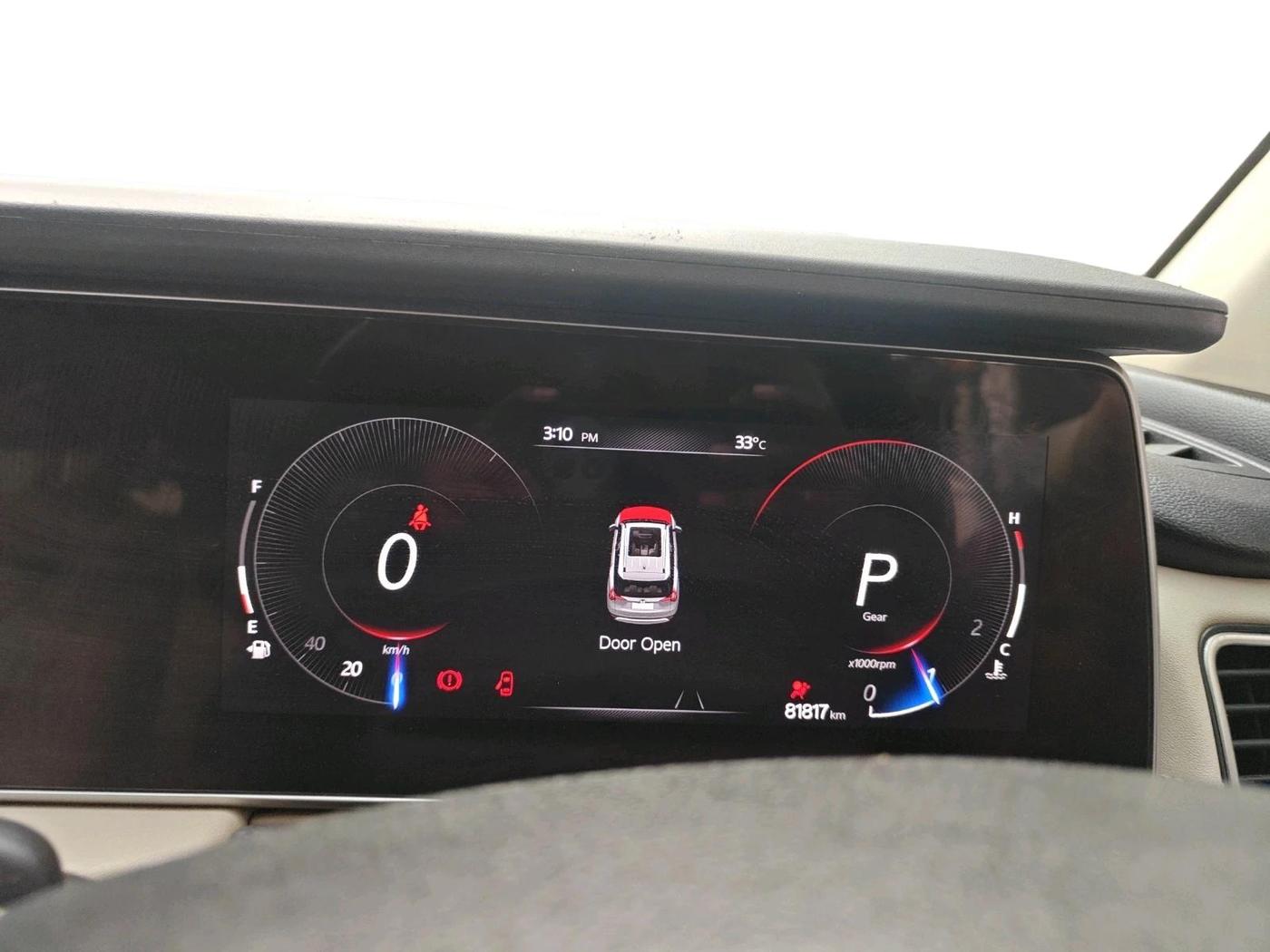 2022 Mahindra XUV700 AX 7 D AT 7 STR, Diesel, Automatic, 81,817 km, interior