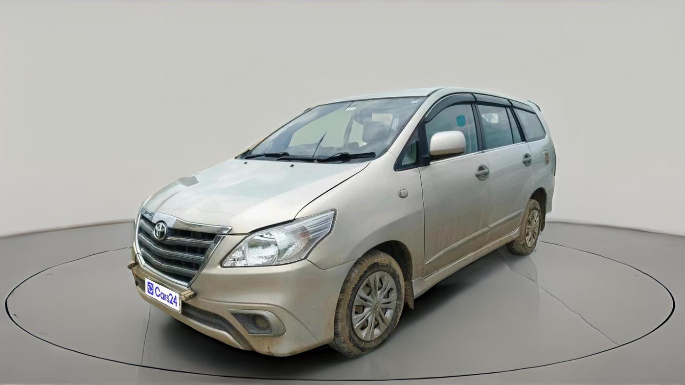 2016 Toyota Innova 2.5 GX 7 STR, Diesel, Manual, 1,22,700 km, exterior