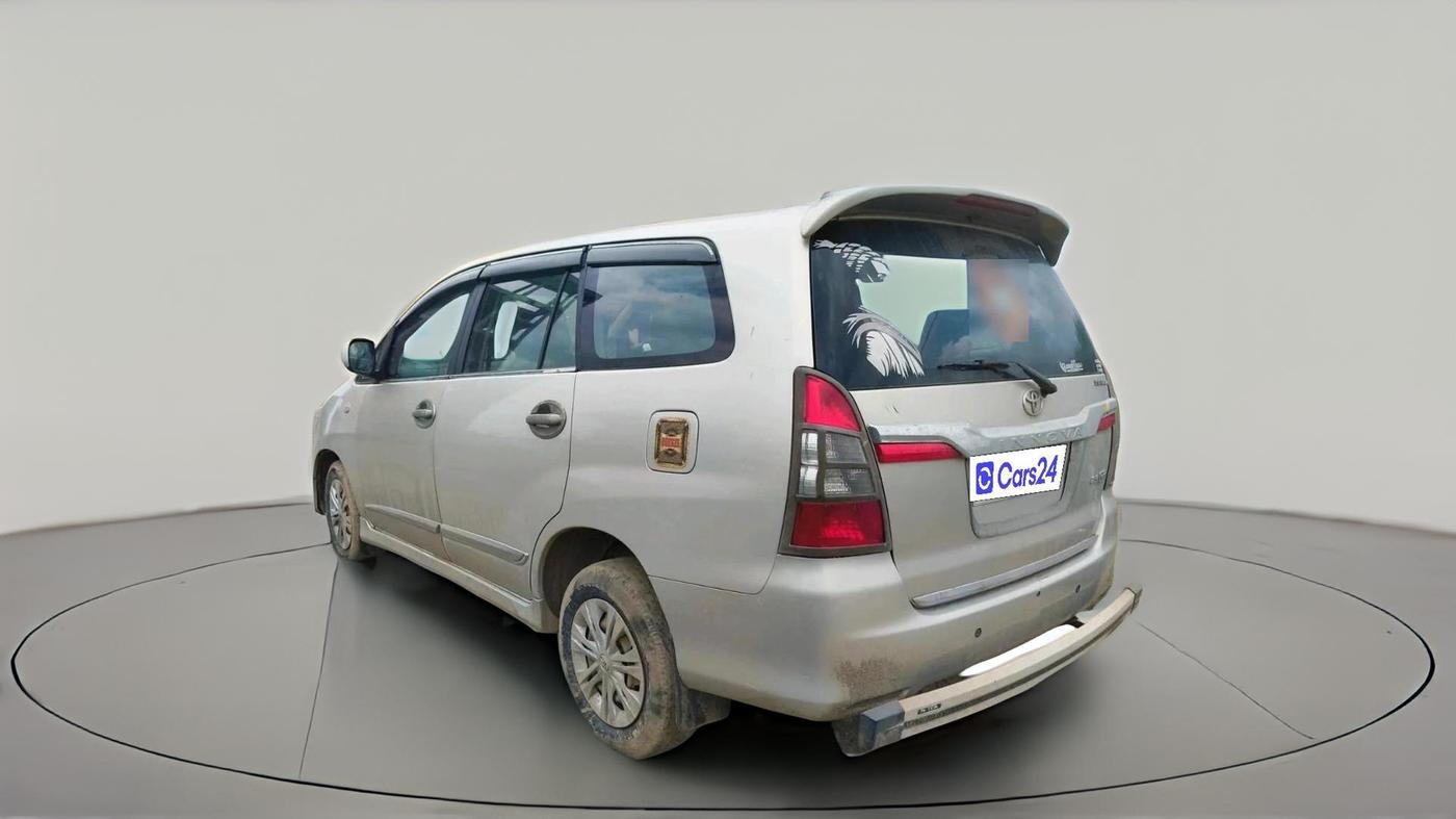2016 Toyota Innova 2.5 GX 7 STR, Diesel, Manual, 1,22,700 km, exterior